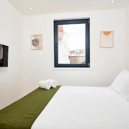 Apartment Altido Modern In Lapa, Nearby Iseg Lisbon